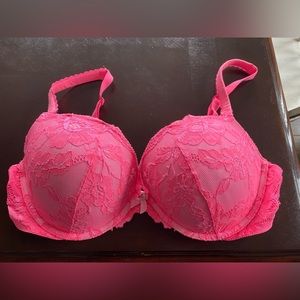 Almost new Victoria’s Secret bra. In beautiful condition. Padded.